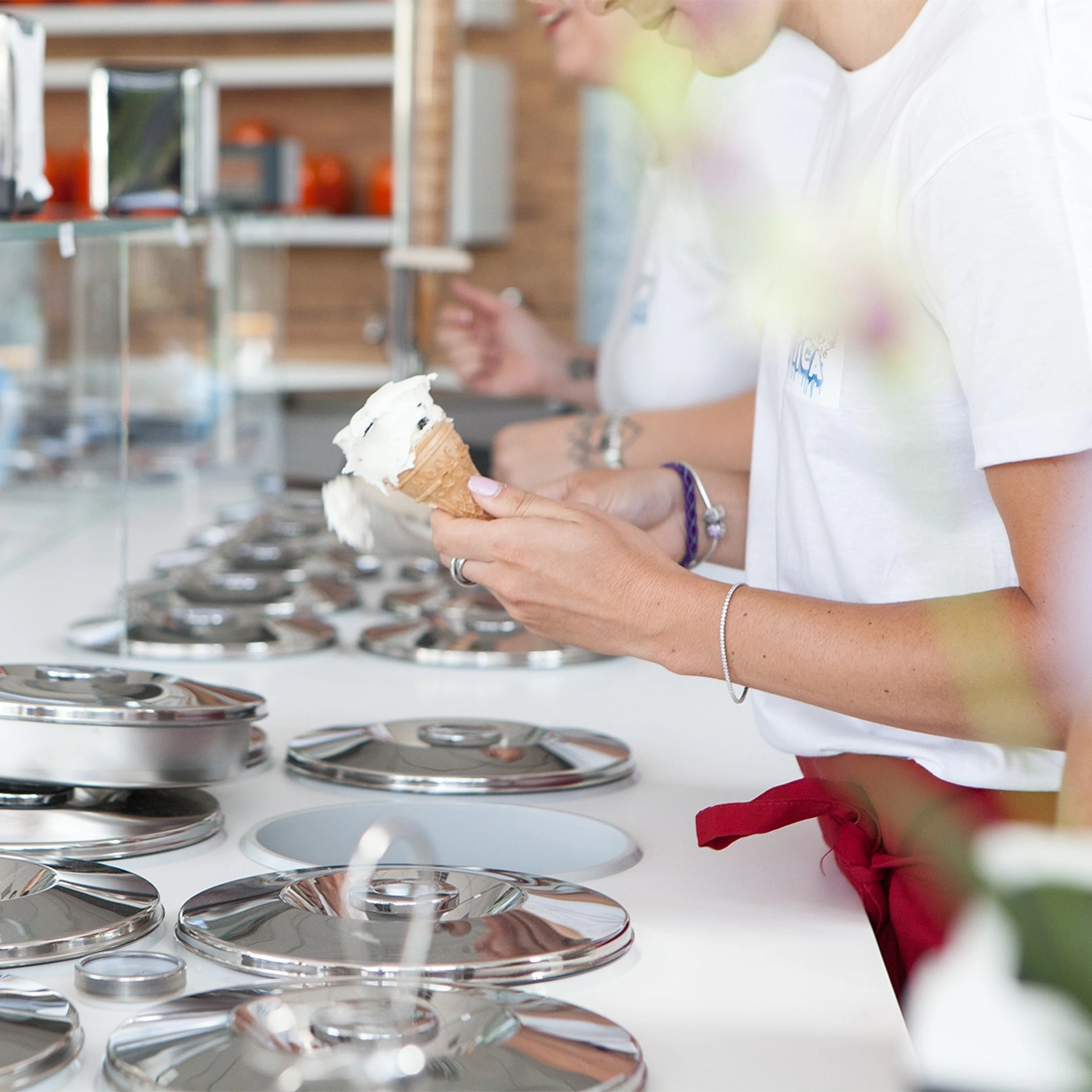 Preparazione cono gelato